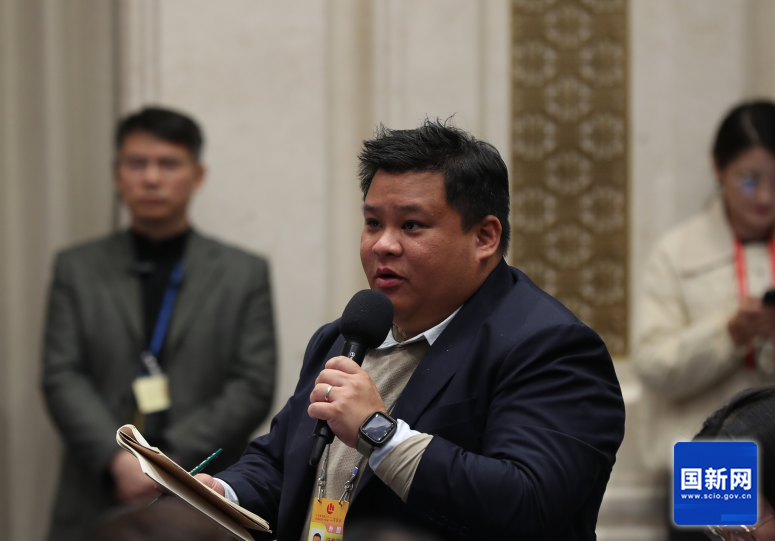 新加坡联合早报记者提问(刘健 摄).png 新加坡联合早报记者提问(刘健 摄).png