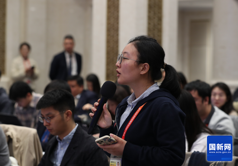 北京青年报记者提问(刘健 摄).png 北京青年报记者提问(刘健 摄).png