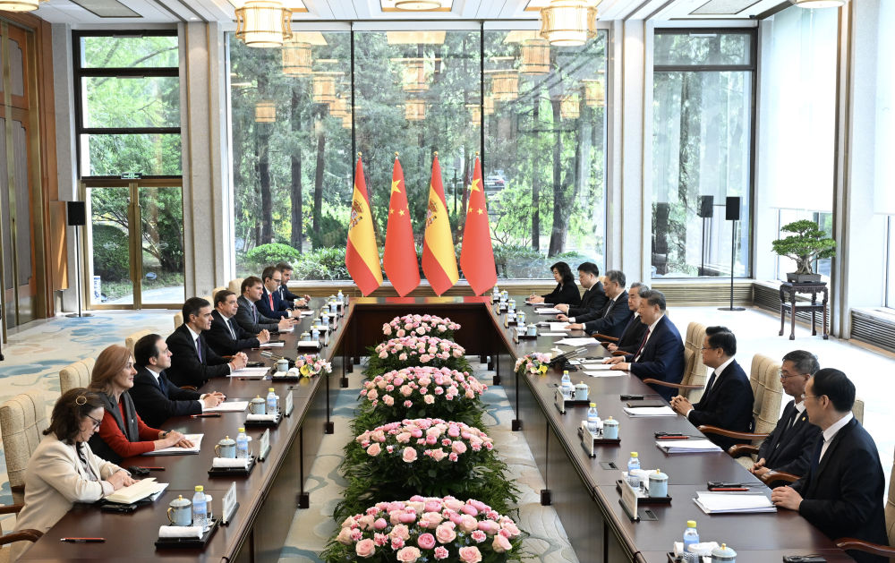 4月11日上午,国家主席习近平在北京钓鱼台国宾馆会见来华访问的西班牙首相桑切斯。.jpg 4月11日上午,国家主席习近平在北京钓鱼台国宾馆会见来华访问的西班牙首相桑切斯。.jpg